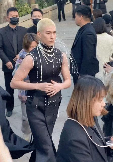 GQ才是最疯的 ​