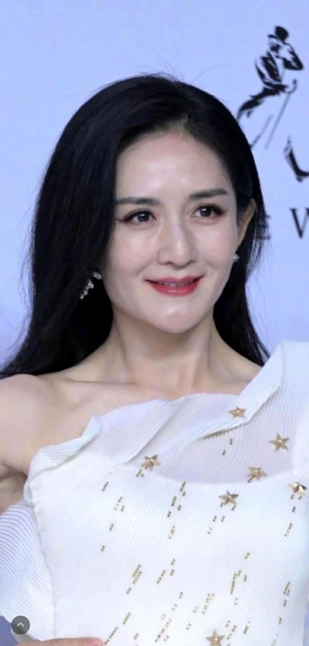 人淡如菊女星离婚，老公欠巨额债务？