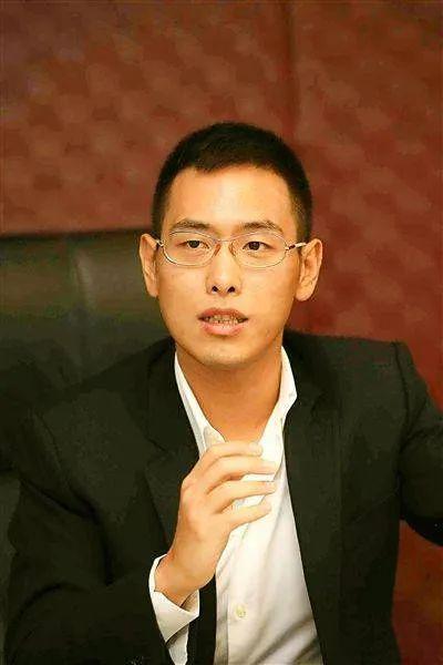 “女侠”变霸总，干出上海滩顶级豪宅，儿子曾吊打王思聪
