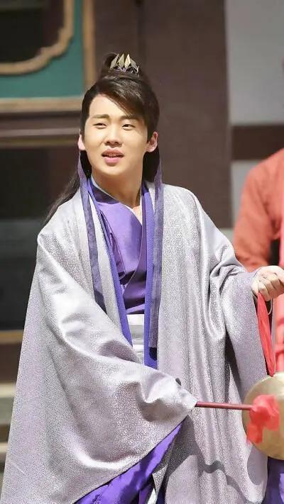 打压式教育？德云社“少班主”郭麒麟一直“伤自尊”成长？