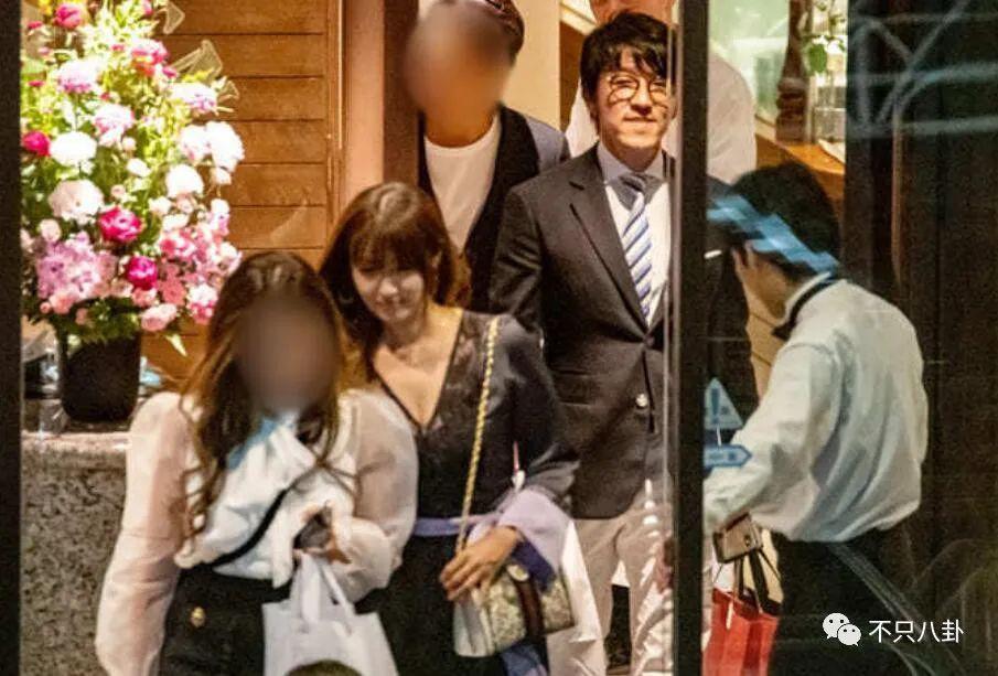 女神劈腿了？谈了这么多年的恋爱还是分了啊！