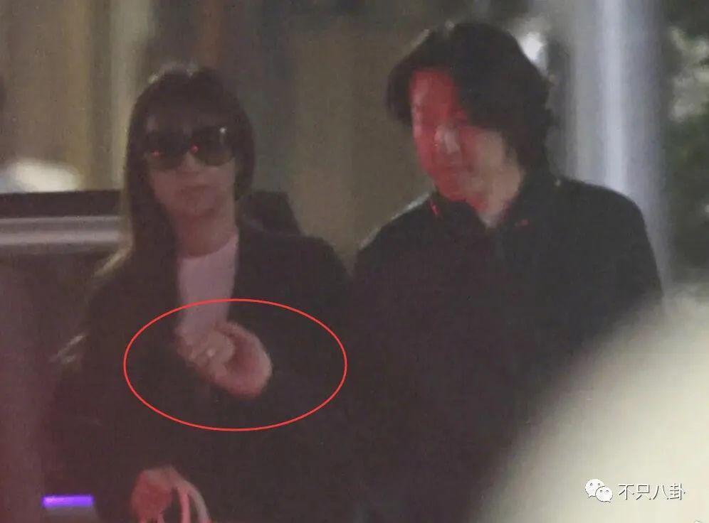 女神劈腿了？谈了这么多年的恋爱还是分了啊！