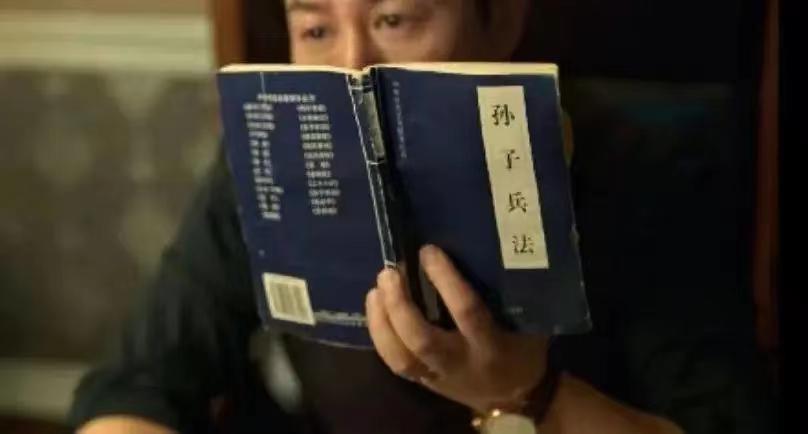 六个爆款搅动2023，情绪价值赢了一整年