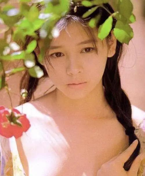 徐若瑄被要求净身出户？为生儿子险瘫痪、与王力宏陷丑闻，如今成“豪门弃妇”