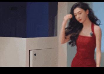 千万粉级别头部网红，勇闯娱乐圈能成功吗？