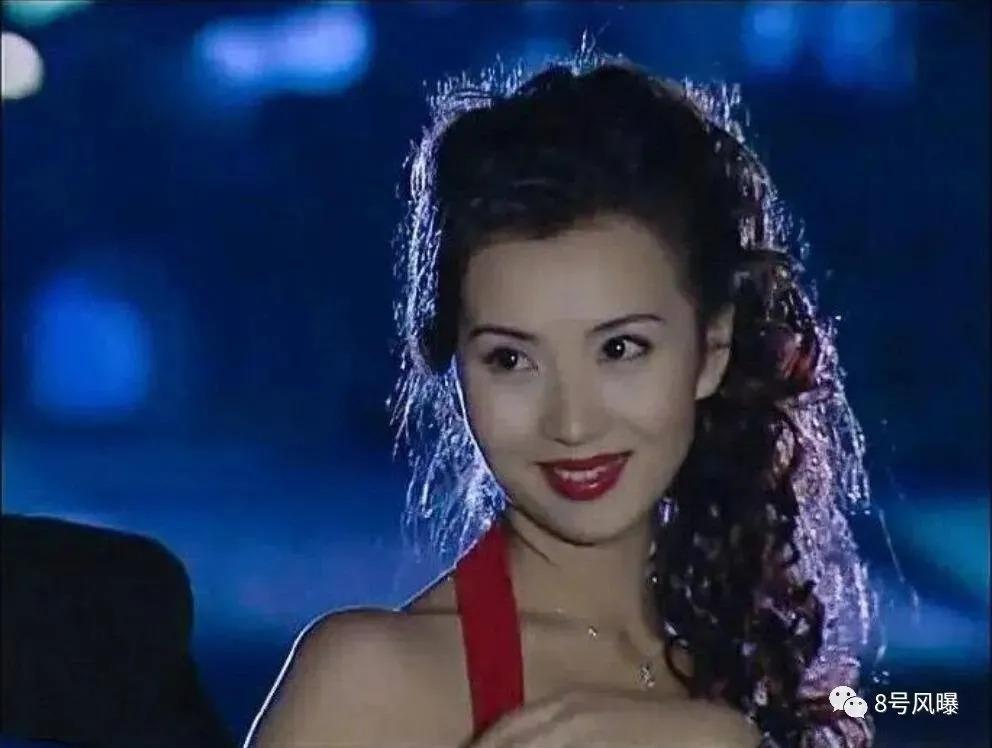 千万粉级别头部网红，勇闯娱乐圈能成功吗？