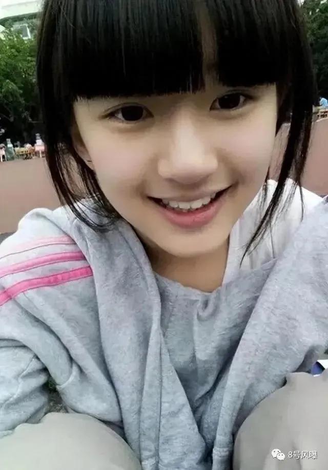 千万粉级别头部网红，勇闯娱乐圈能成功吗？