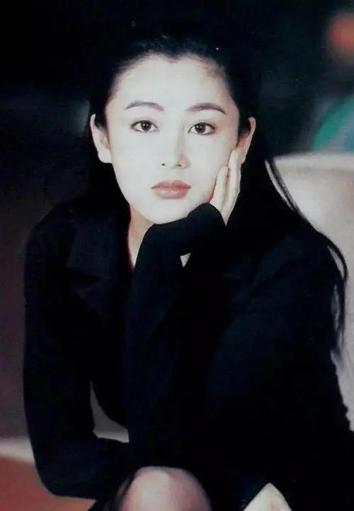 因太漂亮被导演收入囊中的女星！有一位戏没拍完戏就怀孕了