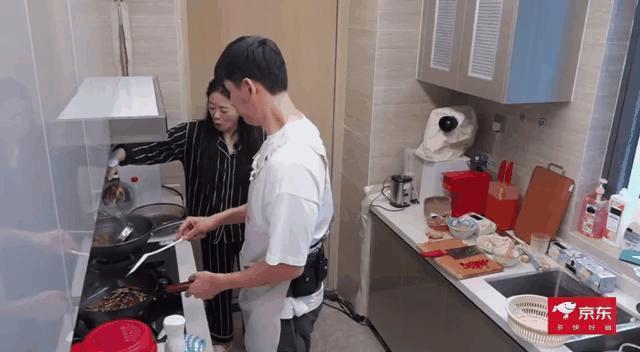 四年没戏拍，全靠吃软饭？