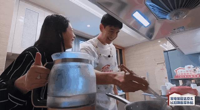 四年没戏拍，全靠吃软饭？