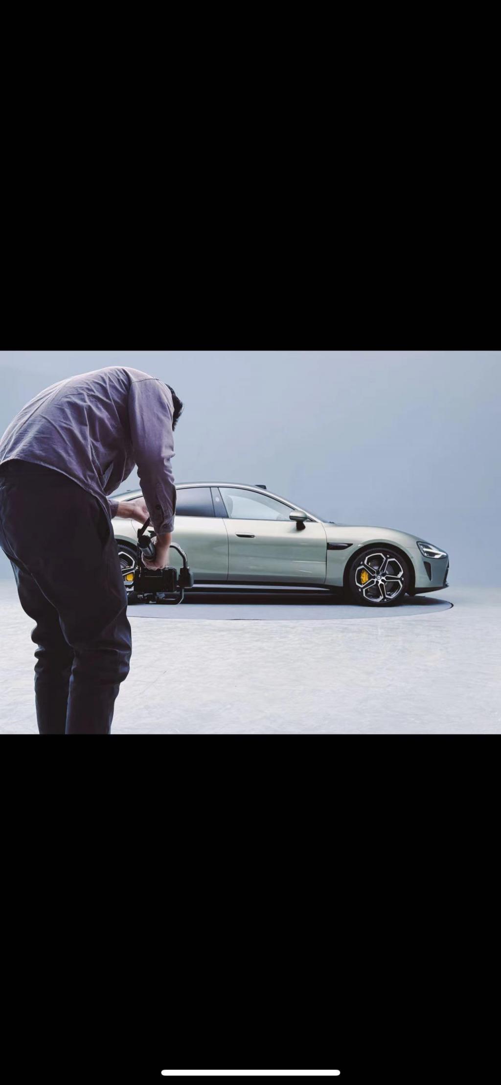 小米汽车 SU7 谍照曝光：采用电动升降尾翼，“天青色”外观吸睛