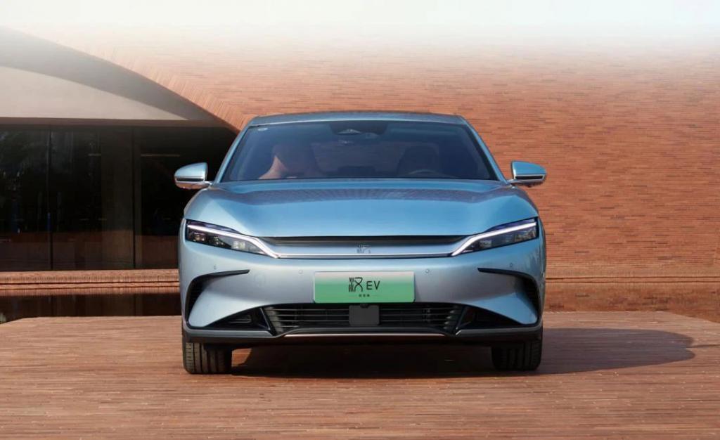 极氪 007 会是比亚迪汉的对手吗？