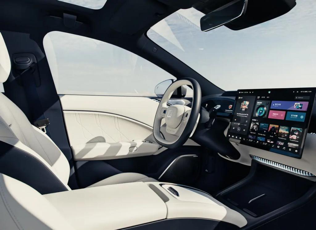 极氪 007 会是比亚迪汉的对手吗？