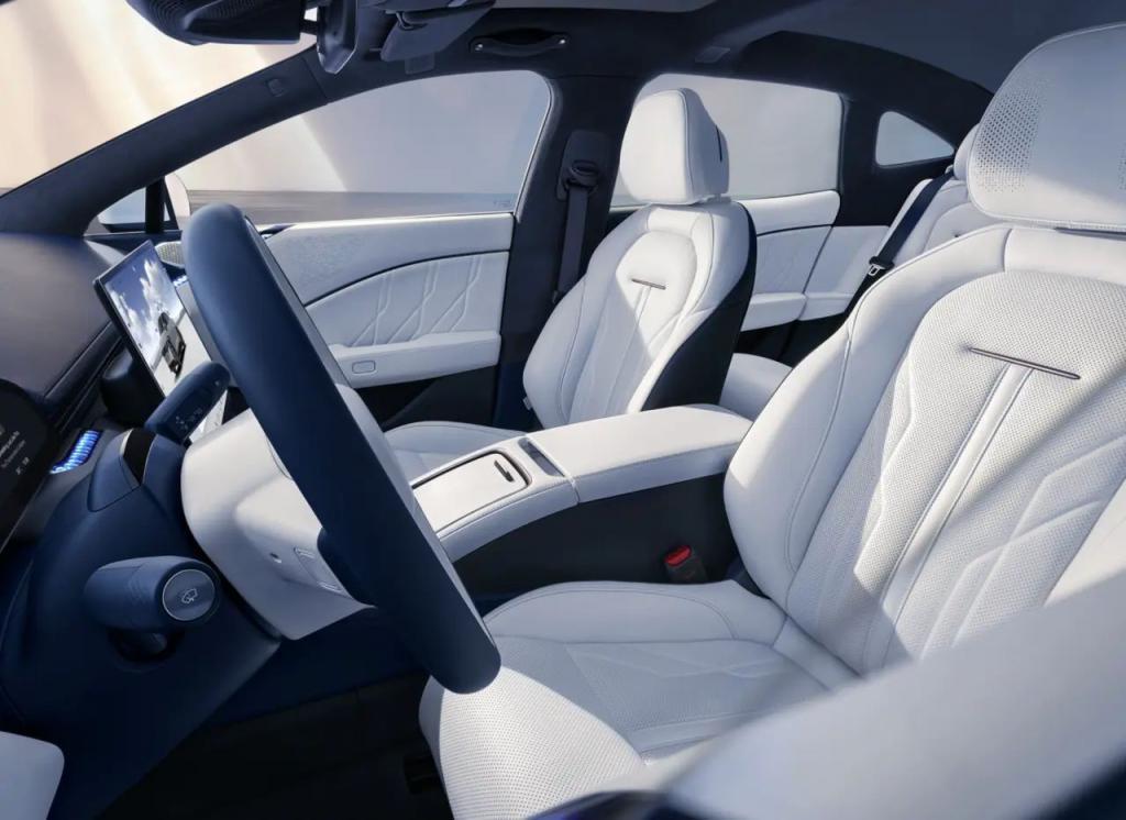 极氪 007 会是比亚迪汉的对手吗？