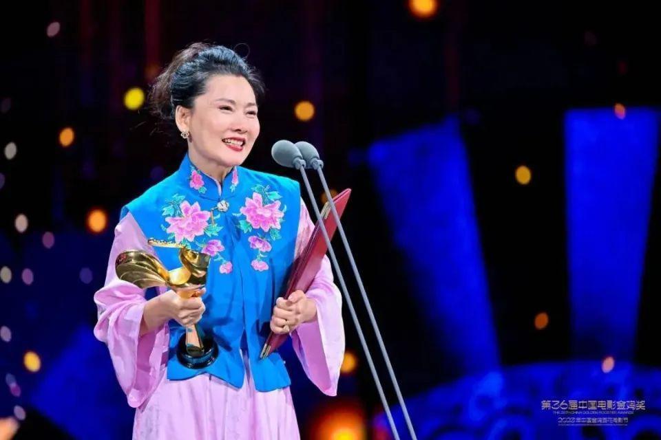 硬刚潜规则,这才是娱乐圈真女王