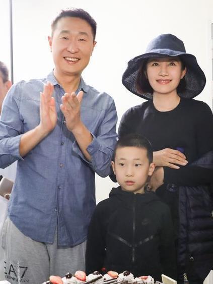 林永健晒13岁儿子，大竣接受全英文采访英语超流利，太给父母争气