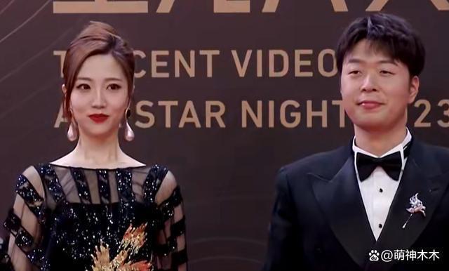 星光大赏红毯生图来了！杨紫选错礼服，唐嫣皮肤好