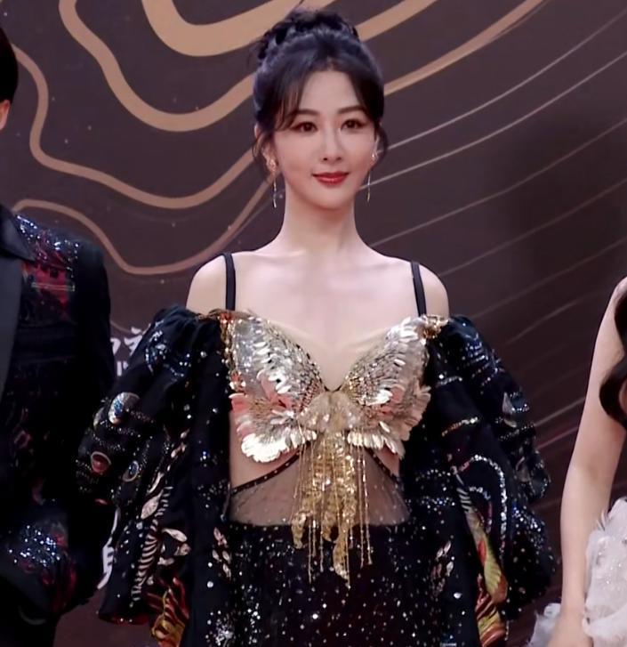 90花怼脸拍！热巴妆厚显老，杨紫状态绝佳，赵露思圆润