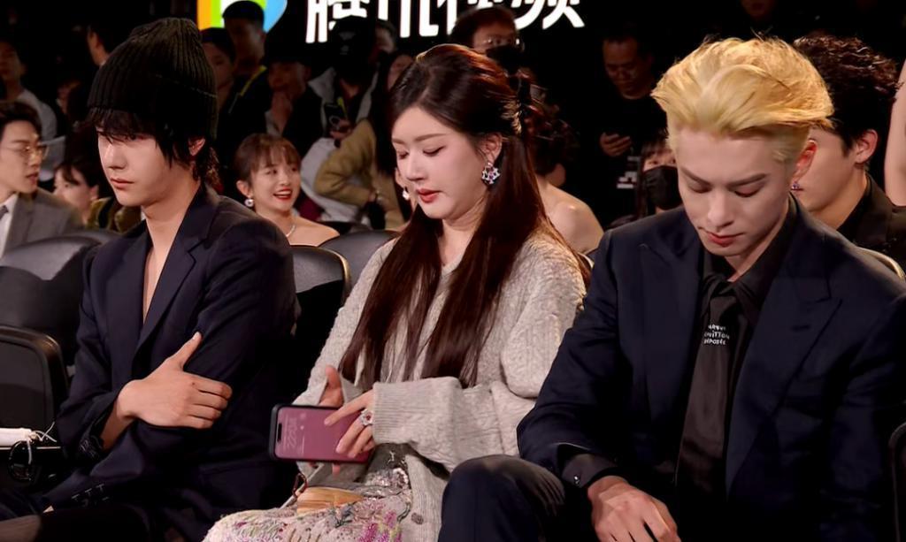 90花怼脸拍！热巴妆厚显老，杨紫状态绝佳，赵露思圆润