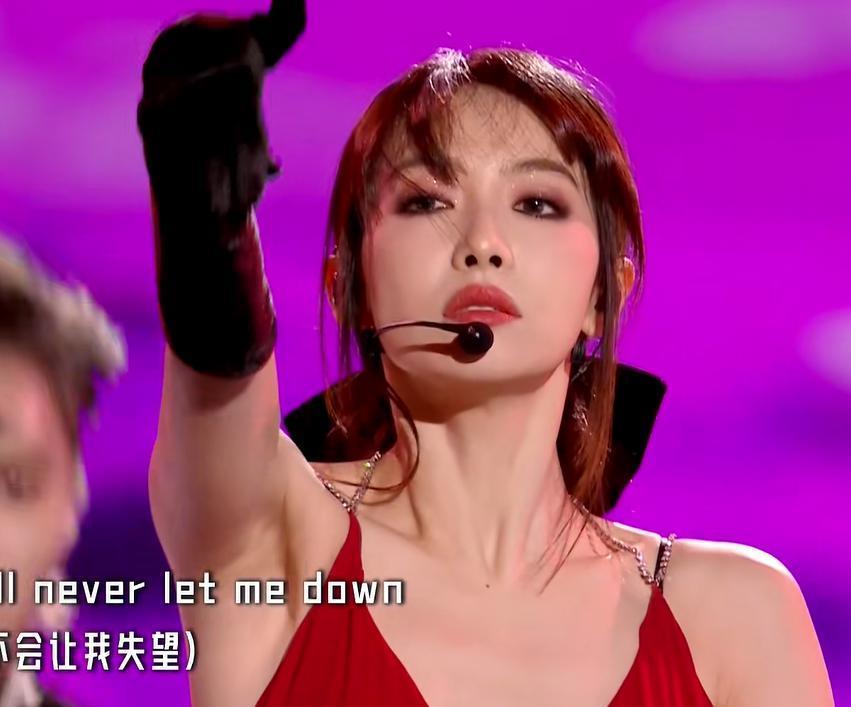 90花怼脸拍！热巴妆厚显老，杨紫状态绝佳，赵露思圆润