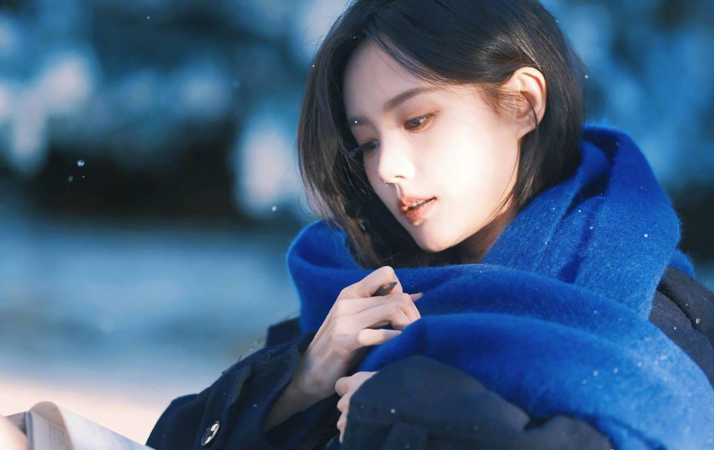 李一桐雪景大片 笑容甜美治愈氛围拉满