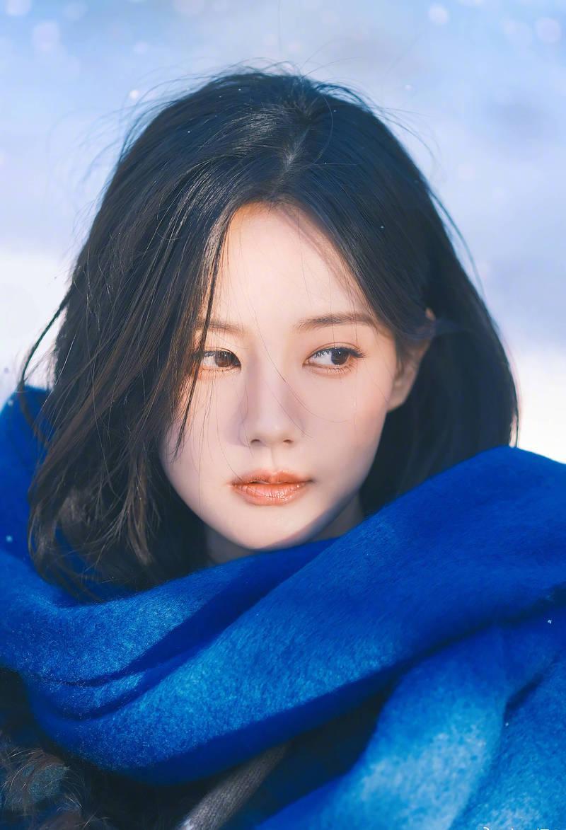 李一桐雪景大片 笑容甜美治愈氛围拉满