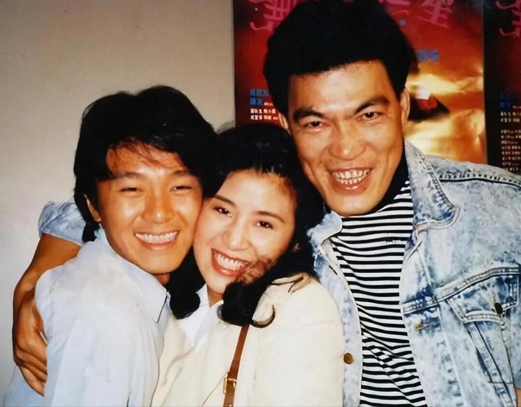 “大傻”成奎安：面恶心善仗义助人，为何却至死都不肯原谅周星驰