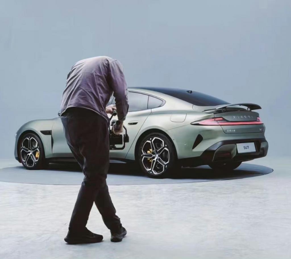 3400 名工程师参与、研发投入超100亿，雷军称小米第一辆车“志在必得”