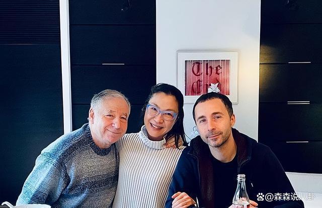 杨紫琼婚后携77岁丈夫回娘家办喜宴，母亲设烤全羊款待亲友