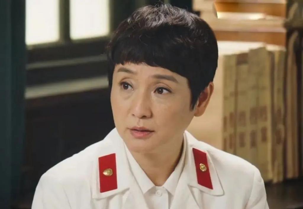 女局长竟然搞“精致卷发”？《画眉》老戏骨孔琳发型，笑掉大牙