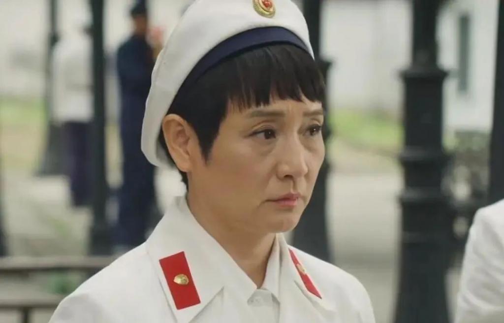 女局长竟然搞“精致卷发”？《画眉》老戏骨孔琳发型，笑掉大牙