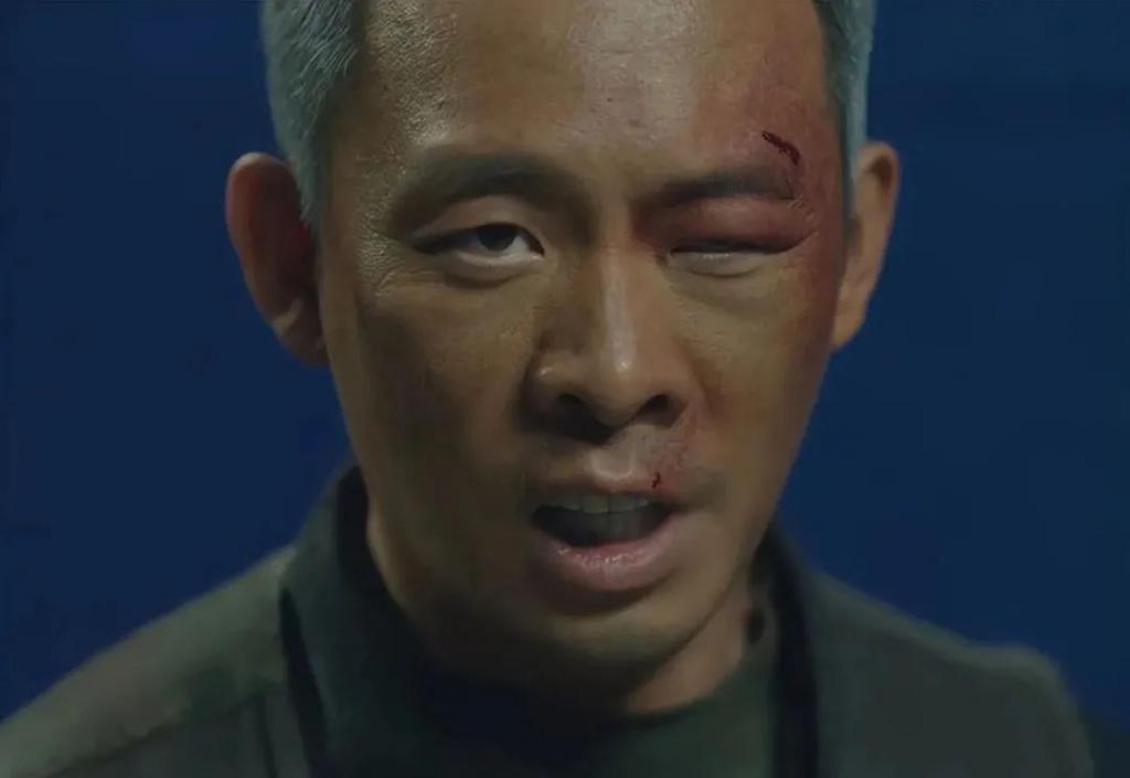 《三大队》《年会不能停》各看一遍，一部上头，一部欲睡