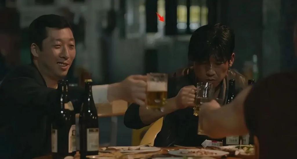 《三大队》《年会不能停》各看一遍，一部上头，一部欲睡