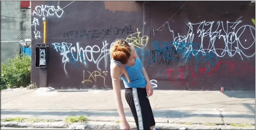 美国“僵尸城”成网红打卡点?瘾君子街头痛苦挣扎状如僵尸,诡异姿态全网疯传!