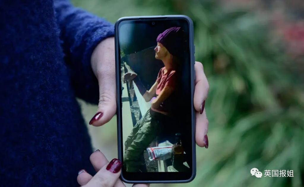 美国“僵尸城”成网红打卡点?瘾君子街头痛苦挣扎状如僵尸,诡异姿态全网疯传!