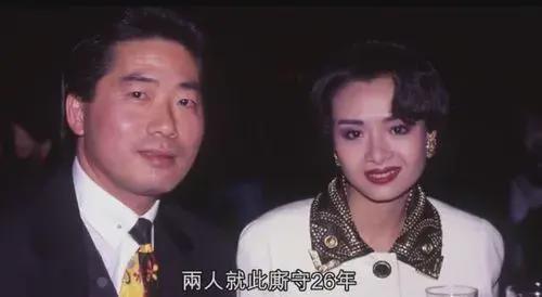 57岁叶子媚疑整容失败，罕见出席酒会，坦言不想再演性感戏