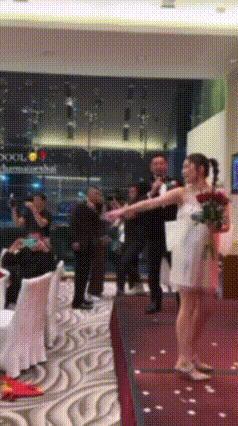 还记得欢喜哥许绍雄吗？嫁女现场堪比TVB台庆
