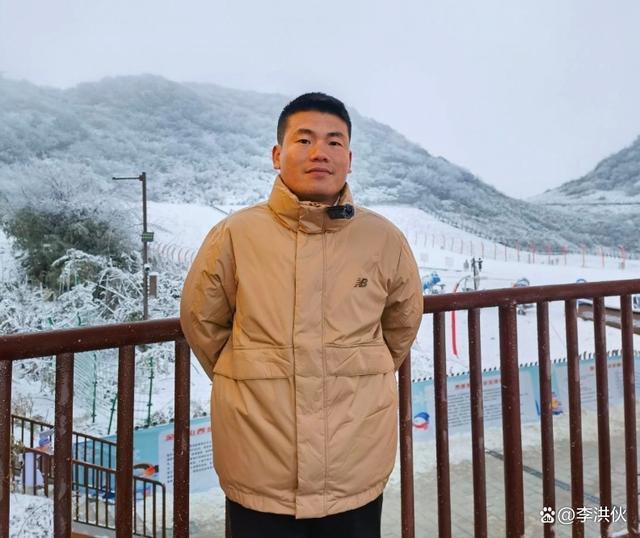 东方甄选风波刚过，高仿号西方甄选来了，主播神似董宇辉