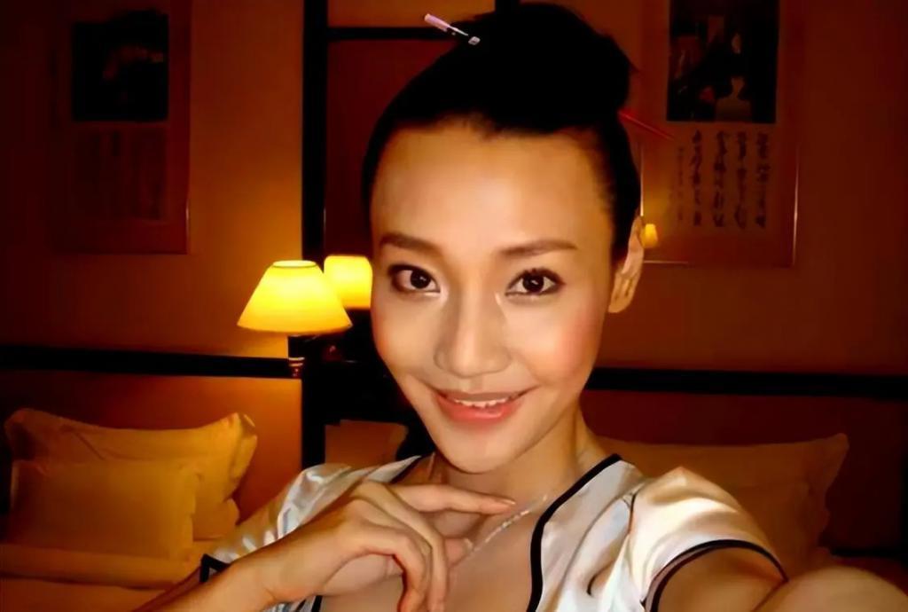 红颜薄命潘星谊29岁意外离世，葬礼上父亲露出微笑是为何？