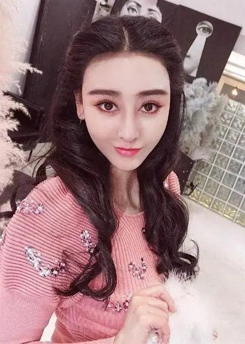 花800万整成范冰冰，嫁给主刀医生，孕后发现丈夫秘密