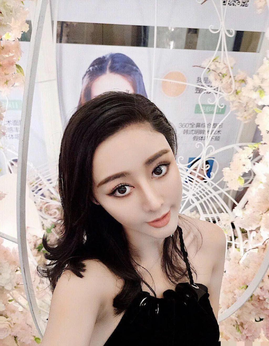 花800万整成范冰冰，嫁给主刀医生，孕后发现丈夫秘密