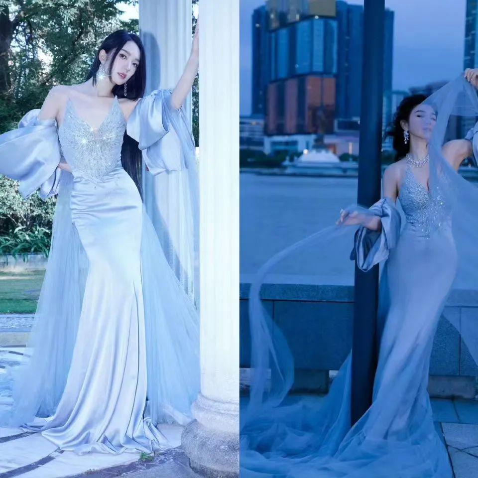 惊了，红毯上玩这套?