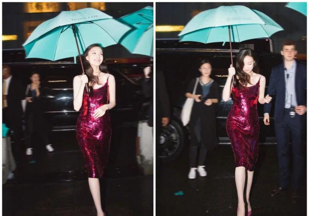 惊了，红毯上玩这套?