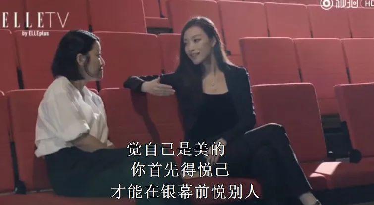 惊了，红毯上玩这套?