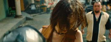 惊了，红毯上玩这套?