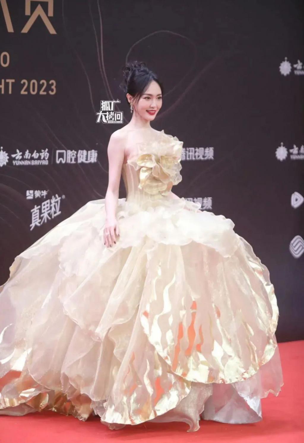 星光大赏省流版：女明星几乎全灭；倪妮撞衫，输了