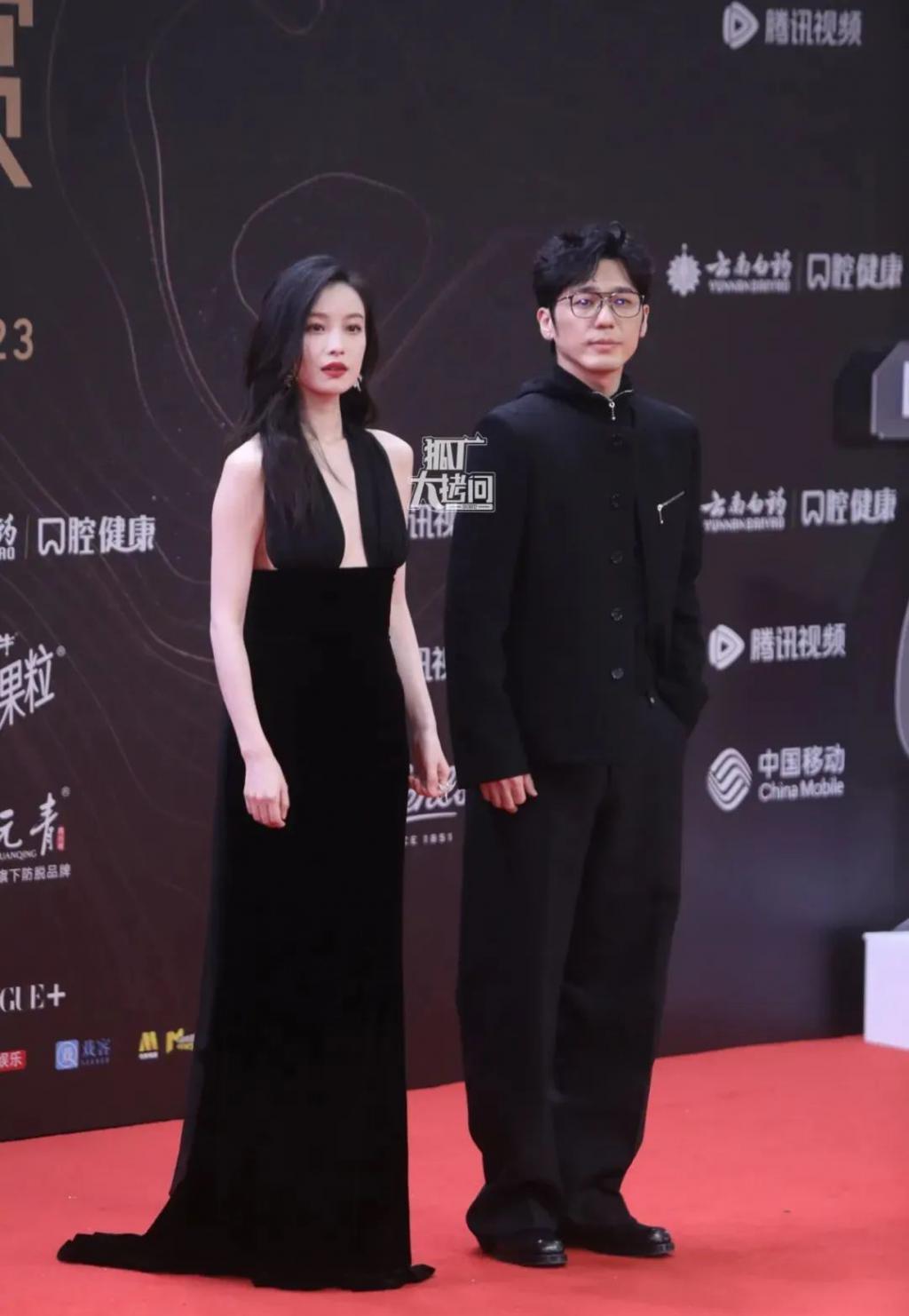 星光大赏省流版：女明星几乎全灭；倪妮撞衫，输了