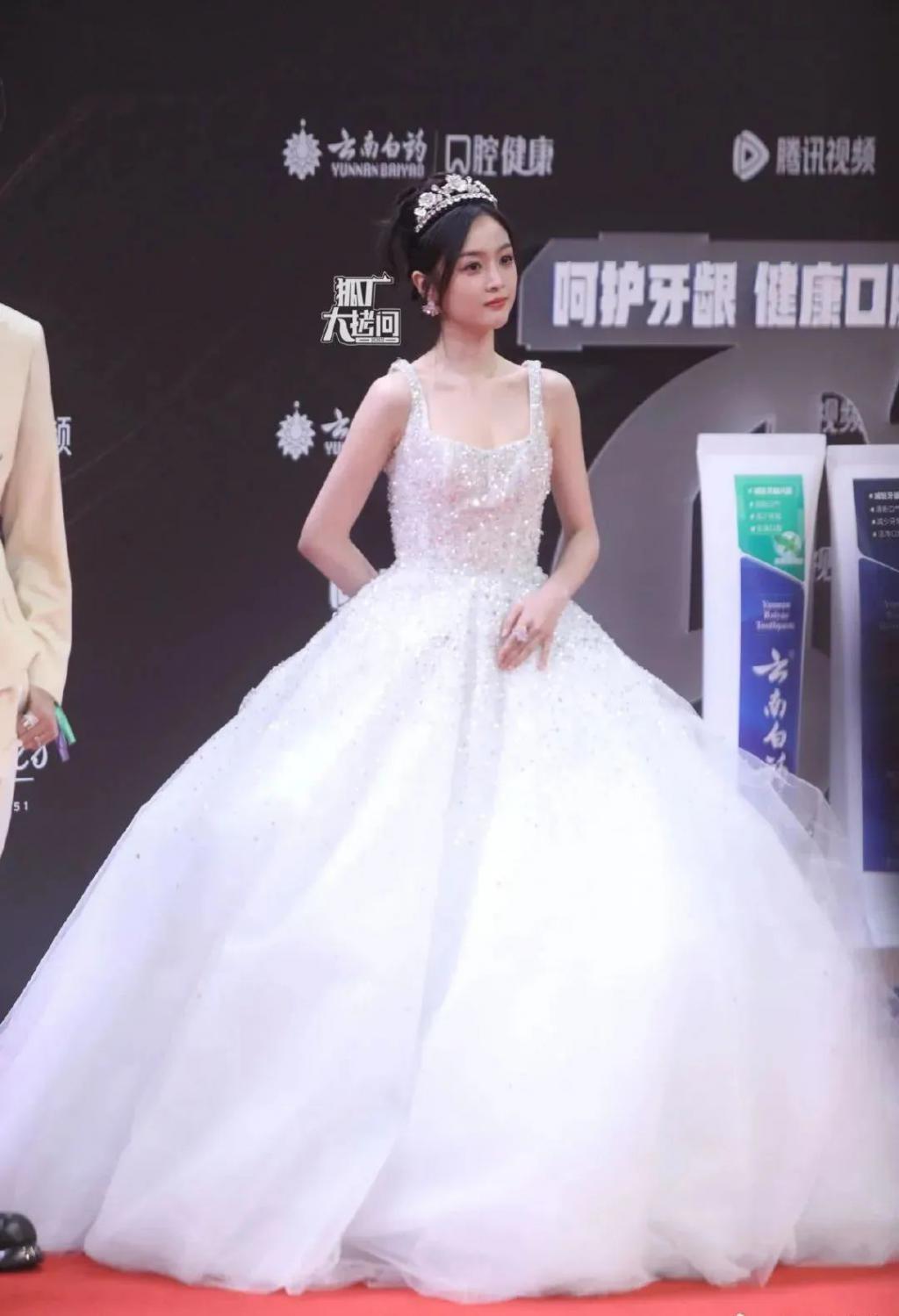 星光大赏省流版：女明星几乎全灭；倪妮撞衫，输了
