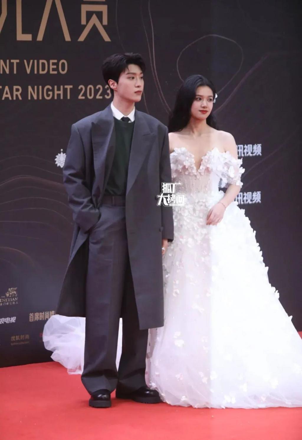 星光大赏省流版：女明星几乎全灭；倪妮撞衫，输了