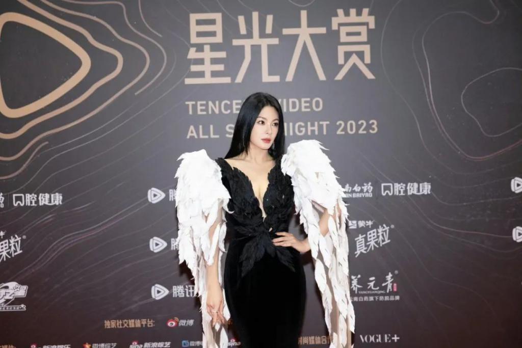 星光大赏省流版：女明星几乎全灭；倪妮撞衫，输了